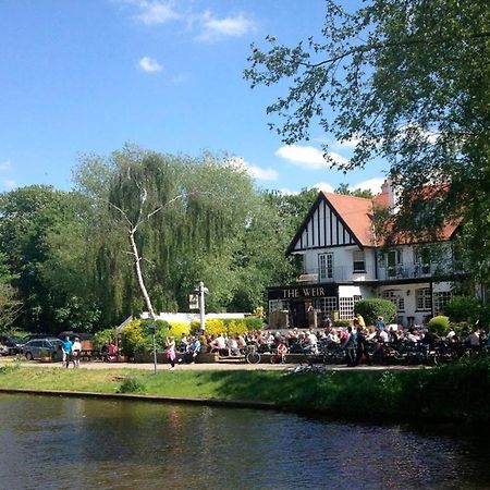 The Weir Hotel Walton-on-Thames Exterior photo